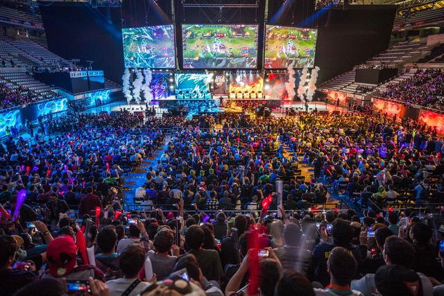 以灵活地在 以灵活地在